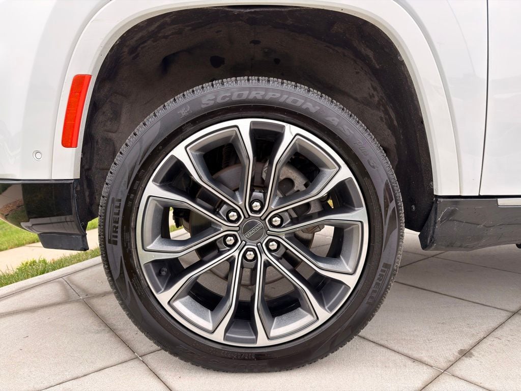 2023 Jeep Grand Wagoneer Series III