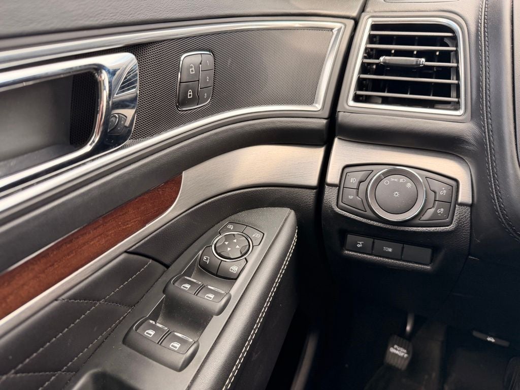 2019 Ford Explorer Platinum