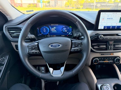 2022 Ford Escape Hybrid Titanium