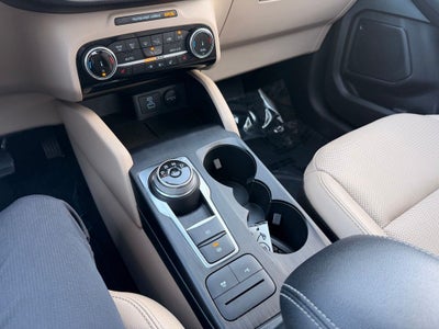 2022 Ford Escape Hybrid Titanium