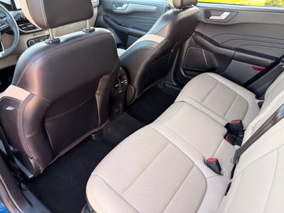 2022 Ford Escape Hybrid Titanium