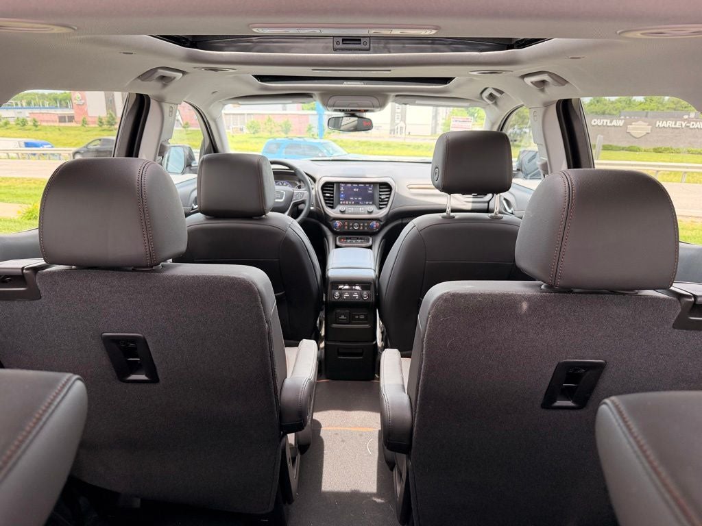 2023 GMC Acadia AT4