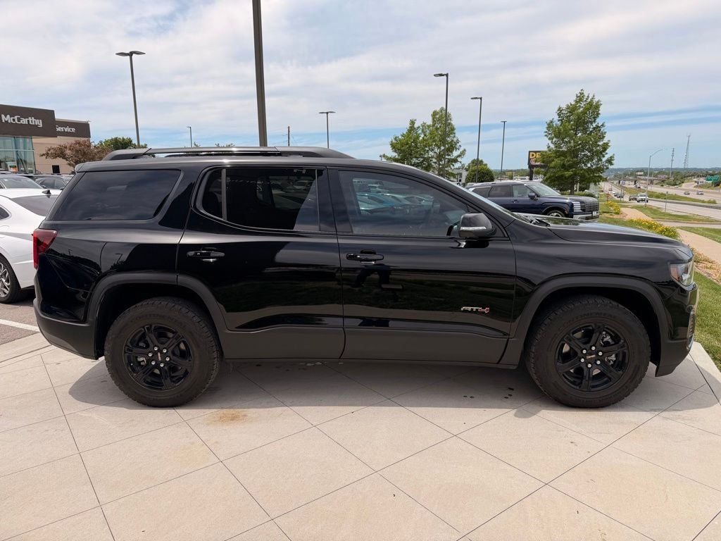 2023 GMC Acadia AT4