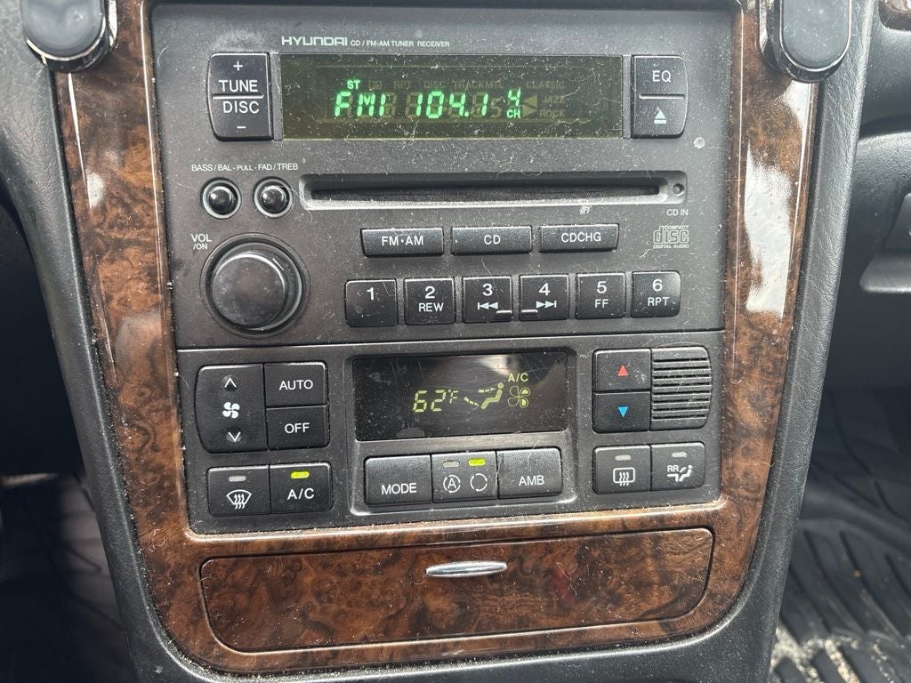 2001 Hyundai XG300 Base
