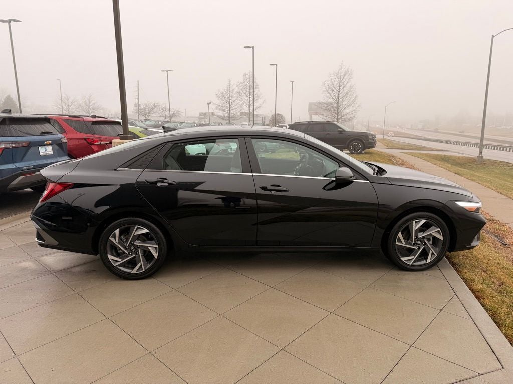 2025 Hyundai Elantra Hybrid Limited