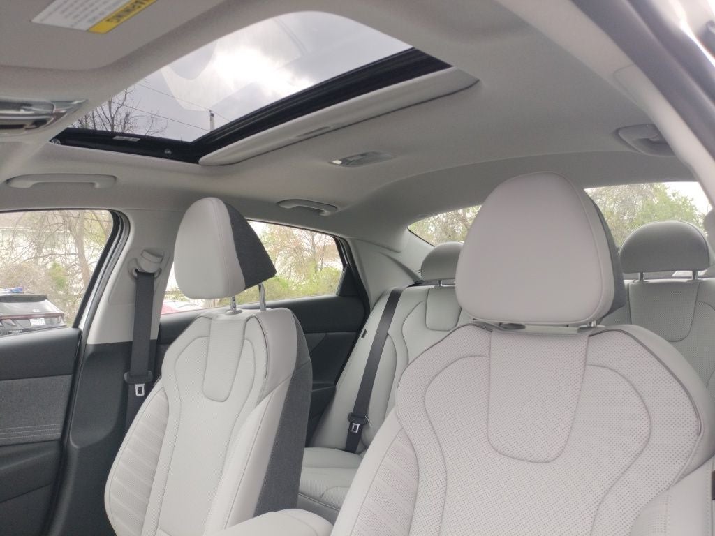 2025 Hyundai Elantra Hybrid Limited