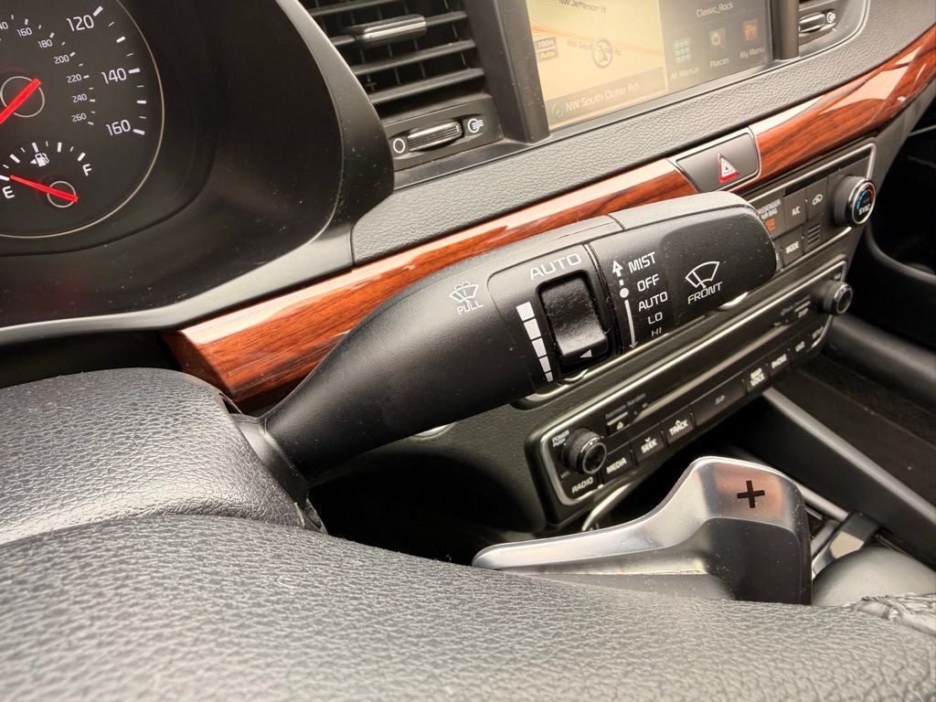 2018 Kia Cadenza Technology