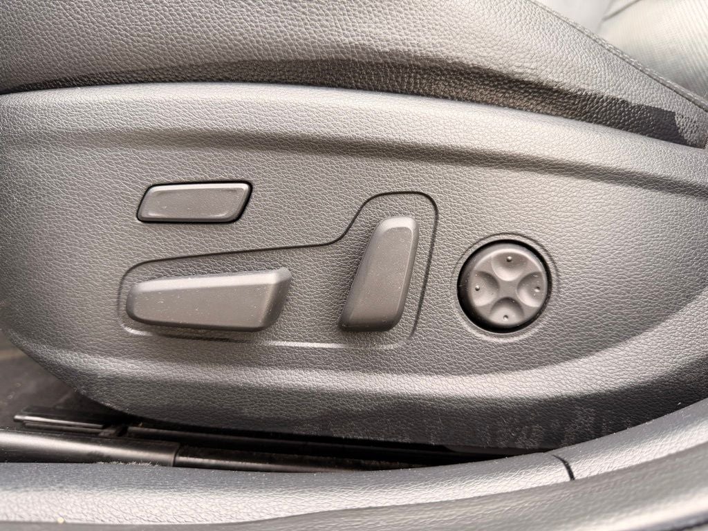 2018 Kia Cadenza Technology