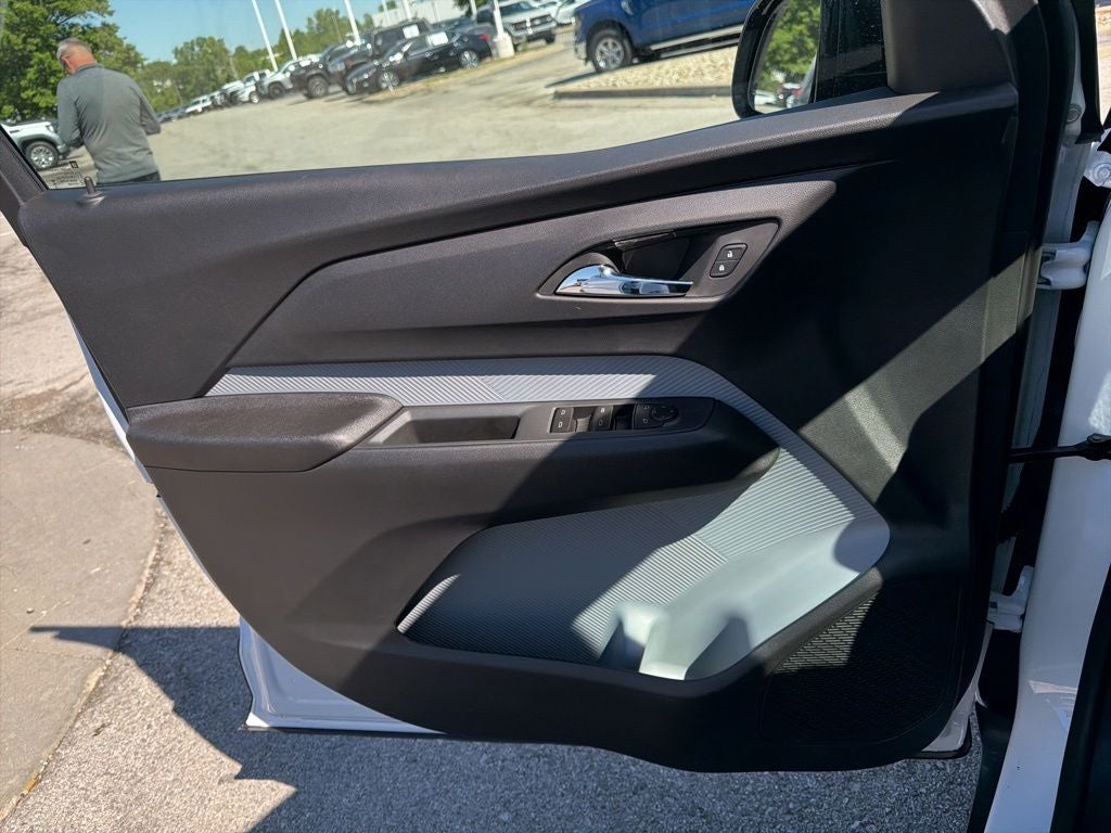 2027 Chevrolet Bolt EV LT