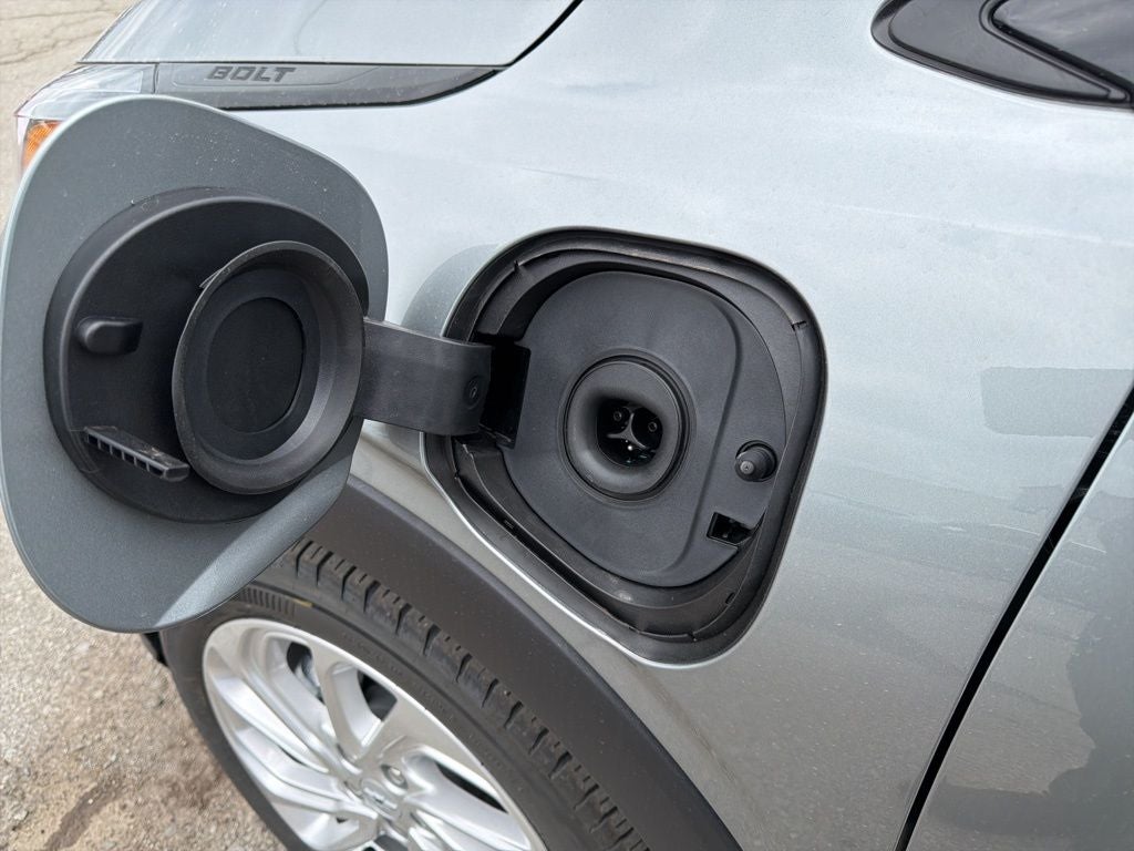 2027 Chevrolet Bolt EV LT