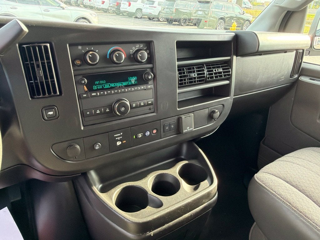2025 Chevrolet Express 3500 LT Passenger