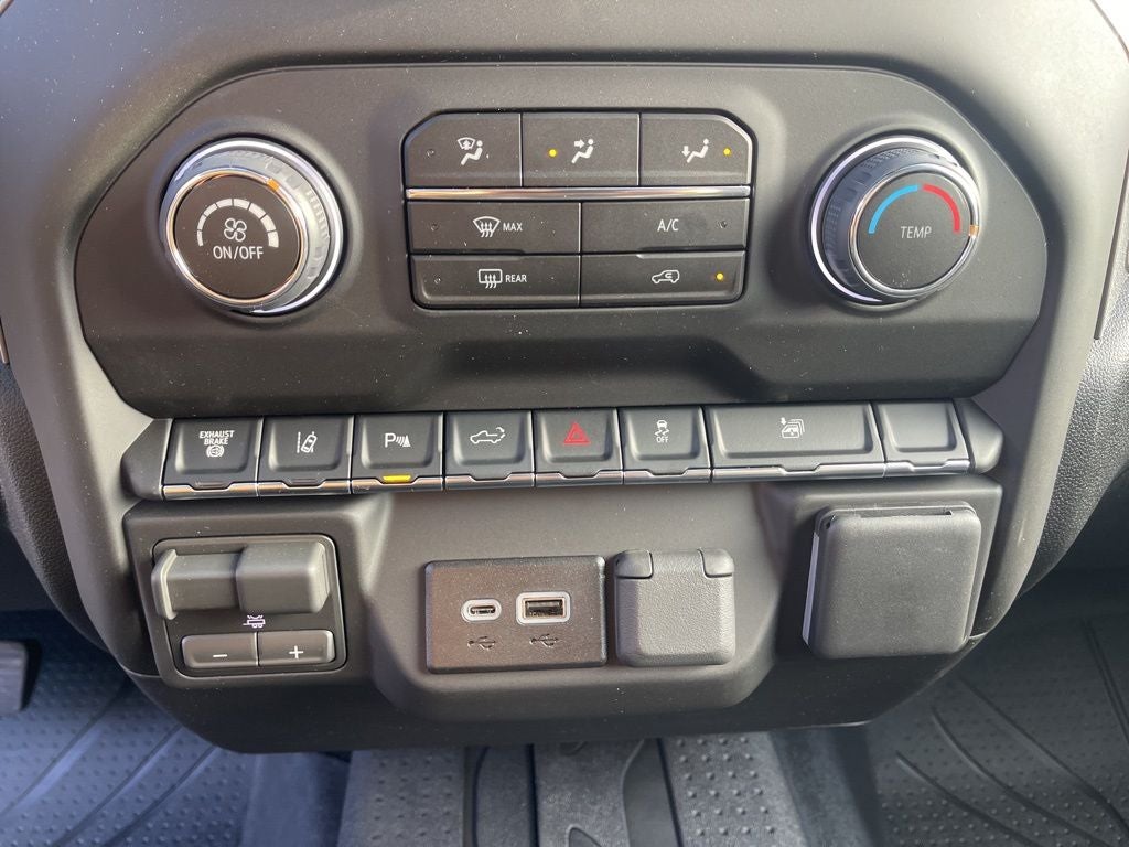 2026 Chevrolet Silverado 2500HD Custom