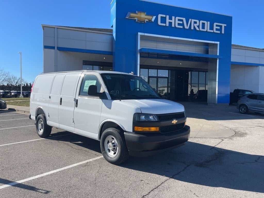 2025 Chevrolet Express 3500 Work Van Cargo