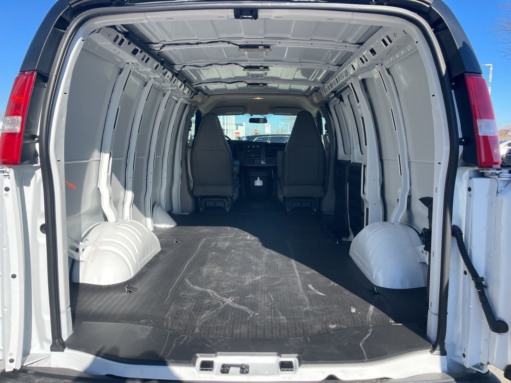 2025 Chevrolet Express 3500 Work Van Cargo