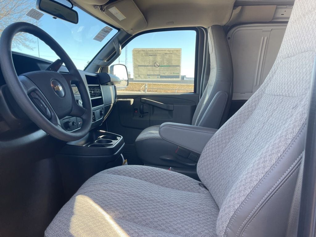 2025 Chevrolet Express 3500 Work Van Cargo