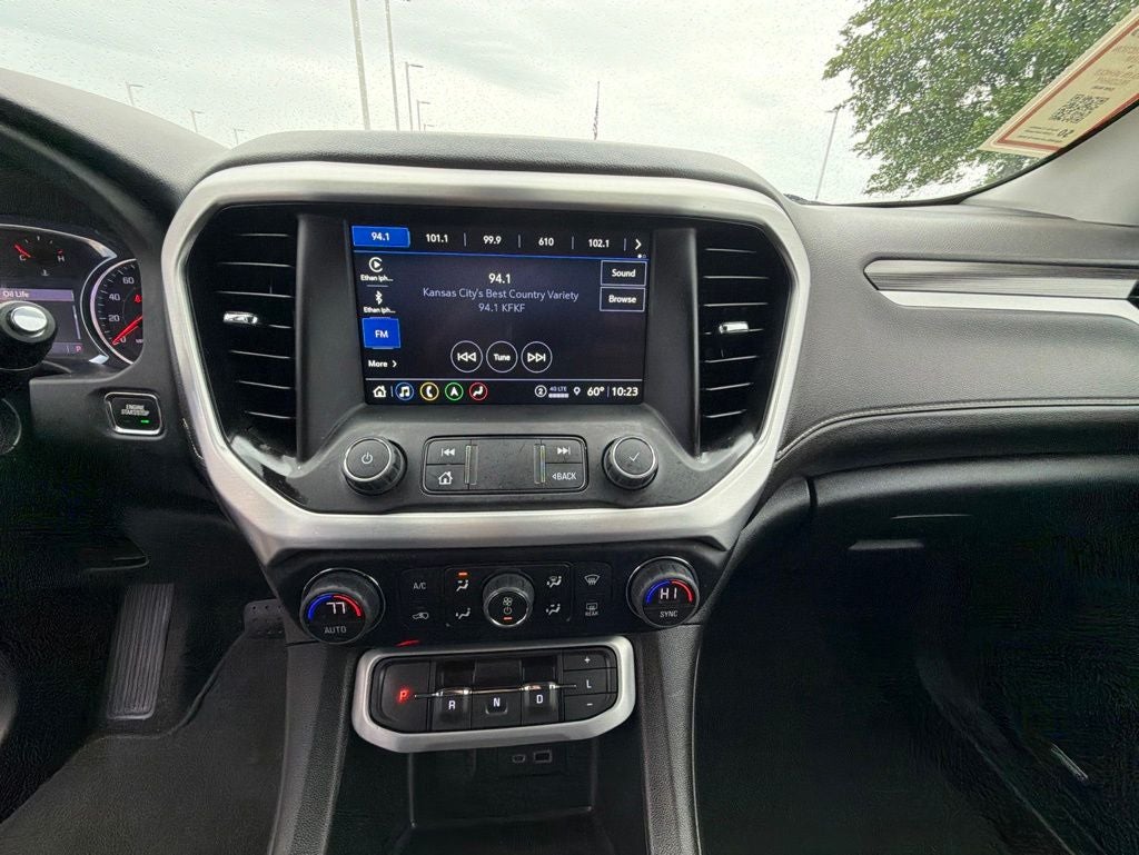 2023 GMC Acadia SLT