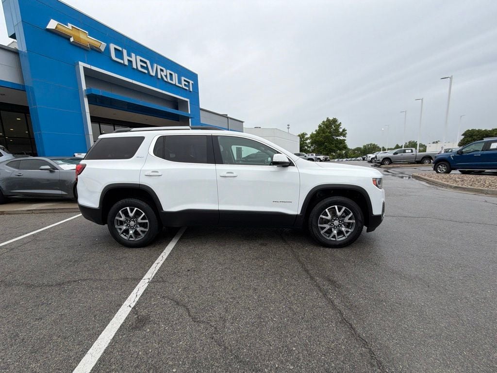 2023 GMC Acadia SLT