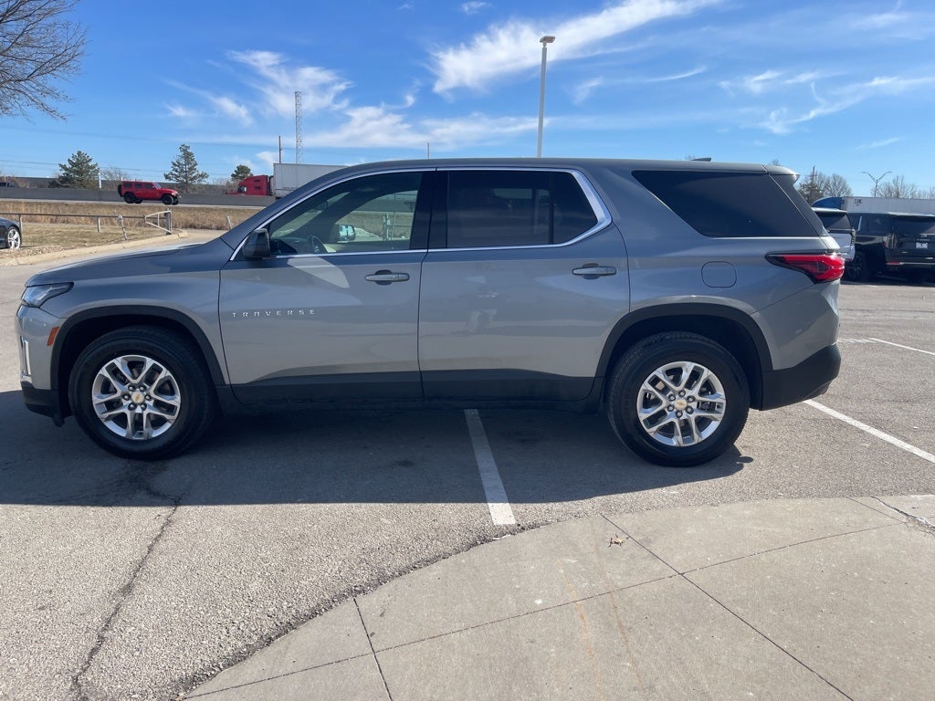 2023 Chevrolet Traverse LS