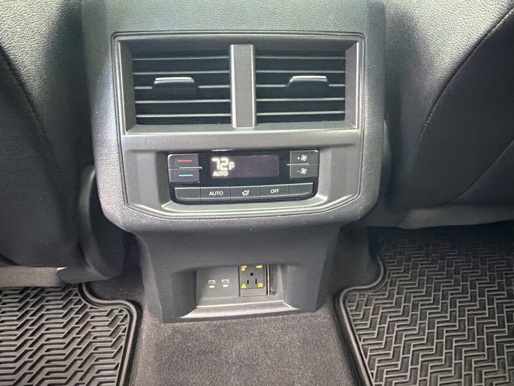 2021 Volkswagen Atlas 3.6L V6 SE w/Technology R-Line