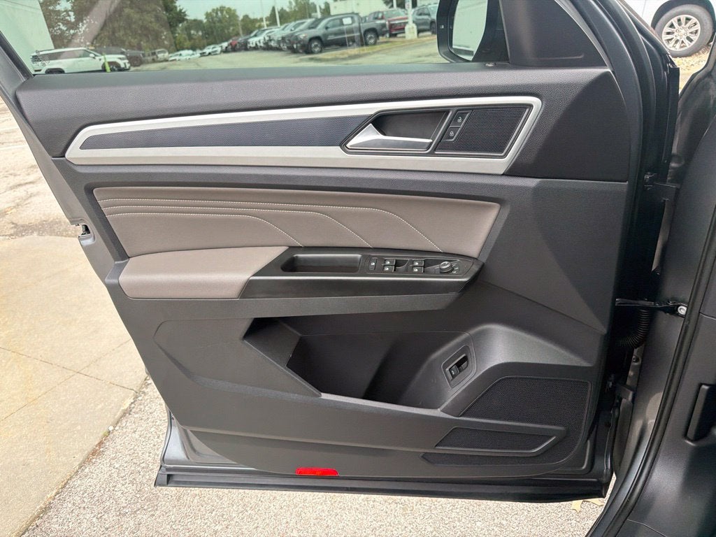 2021 Volkswagen Atlas 3.6L V6 SE w/Technology R-Line