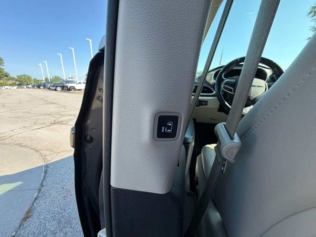 2021 Chrysler Pacifica Touring L