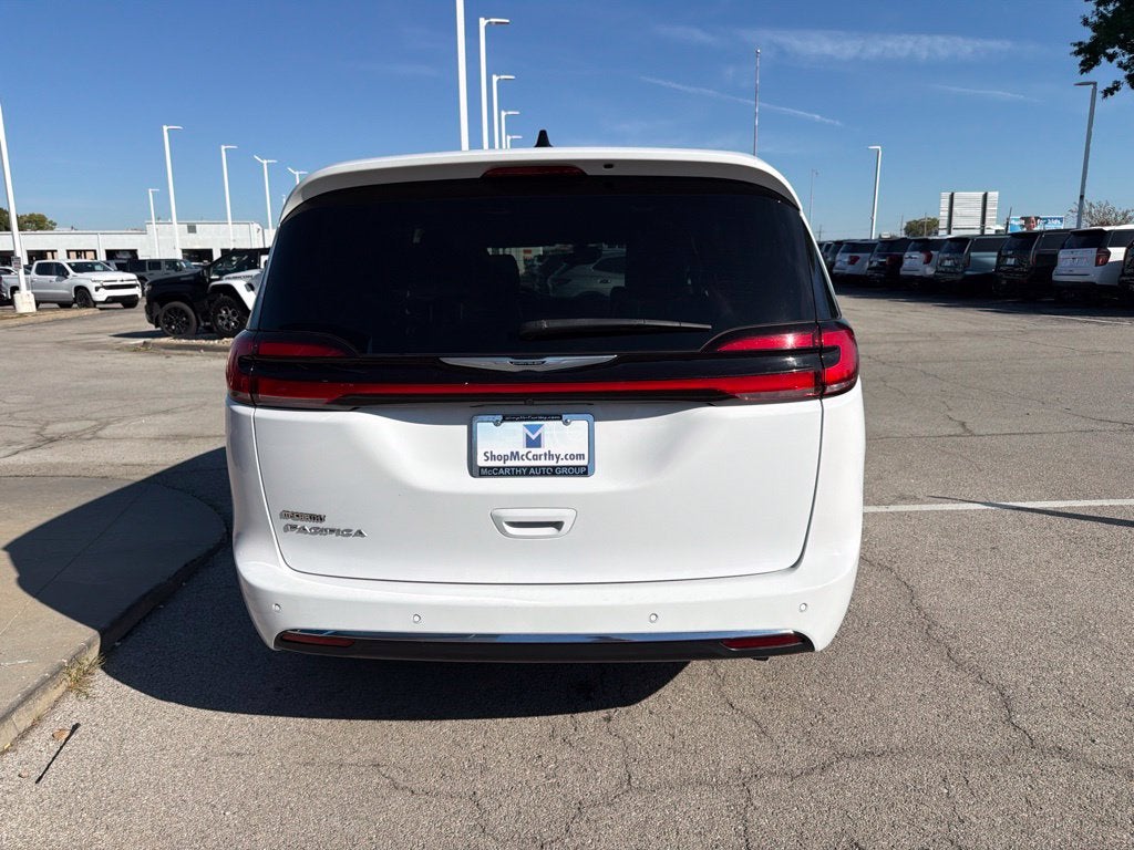 2025 Chrysler Pacifica Select