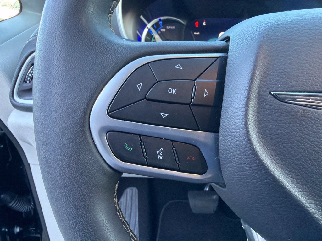 2023 Chrysler Pacifica Hybrid Touring L