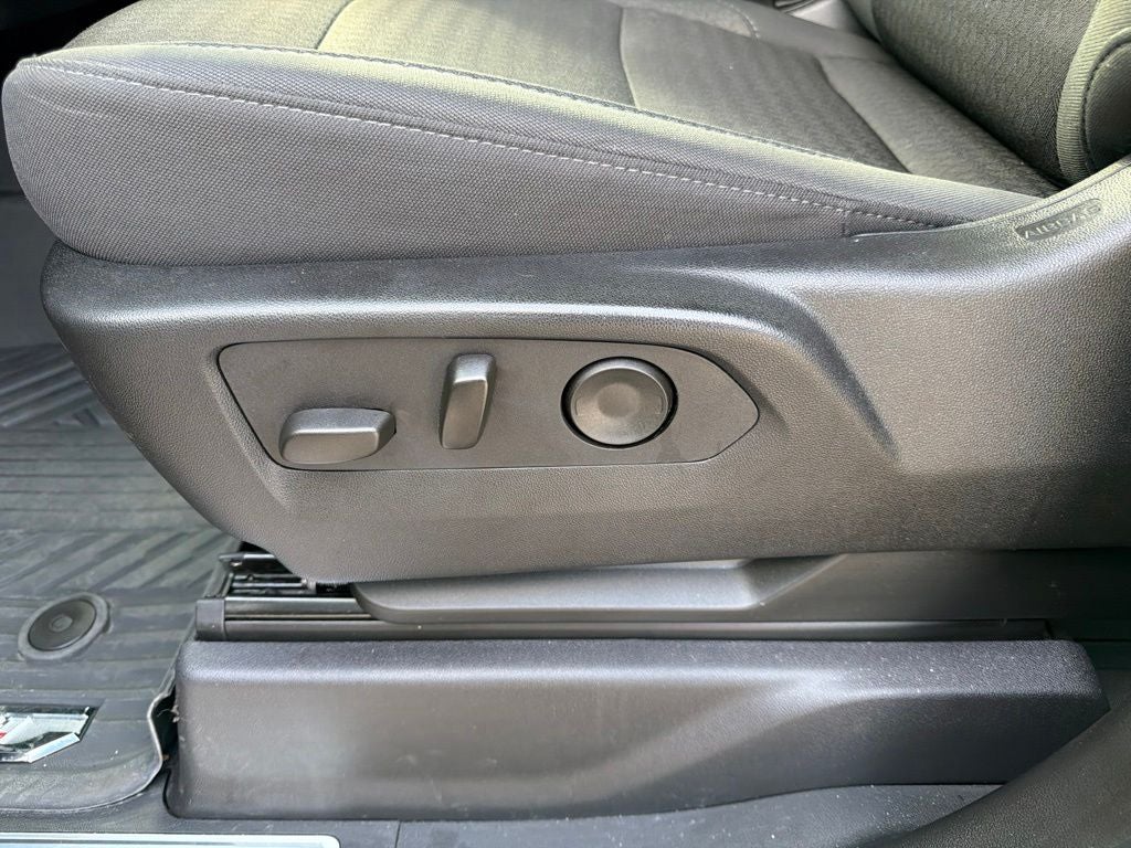 2024 Chevrolet Silverado 1500 LT LT1