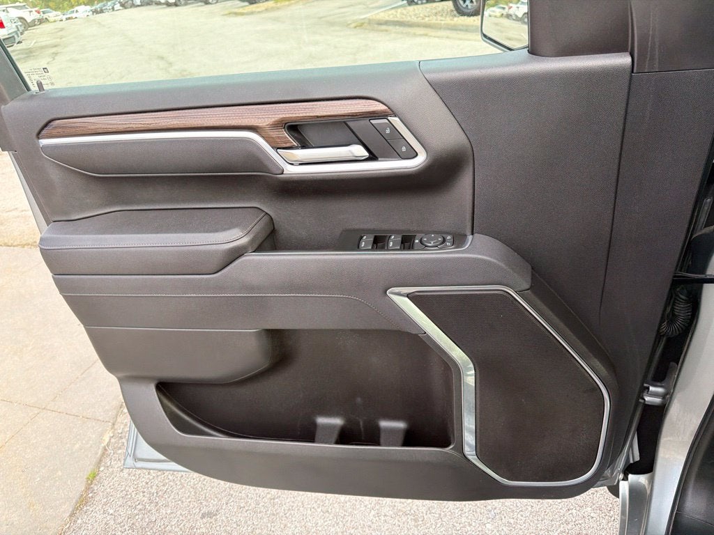 2025 Chevrolet Silverado 1500 LT LT1