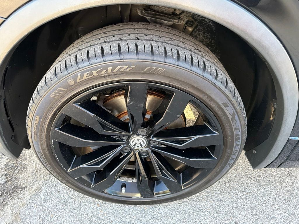 2021 Volkswagen Tiguan 2.0T SE R-Line Black
