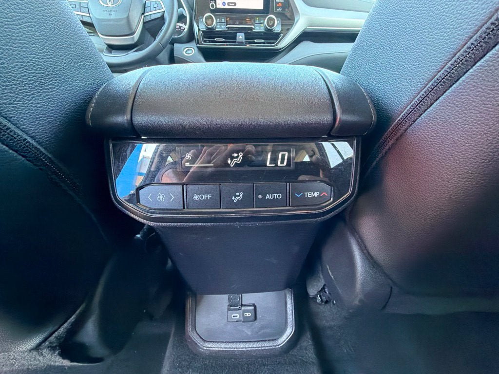 2025 Toyota Highlander XLE