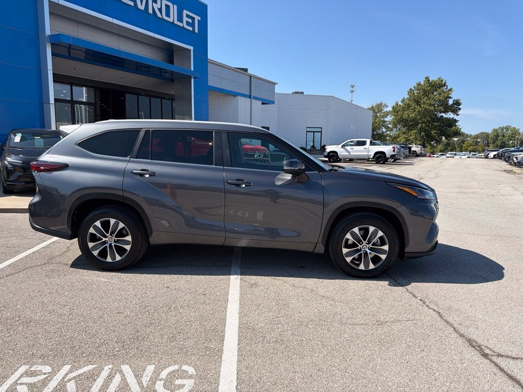 2025 Toyota Highlander XLE