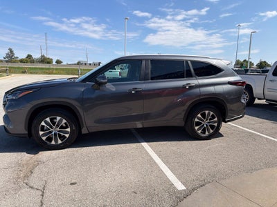 2025 Toyota Highlander XLE