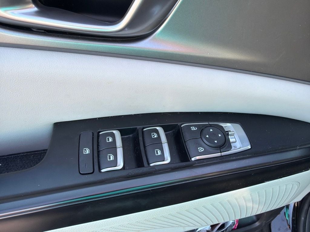 2024 Kia Carnival LX Seat Package