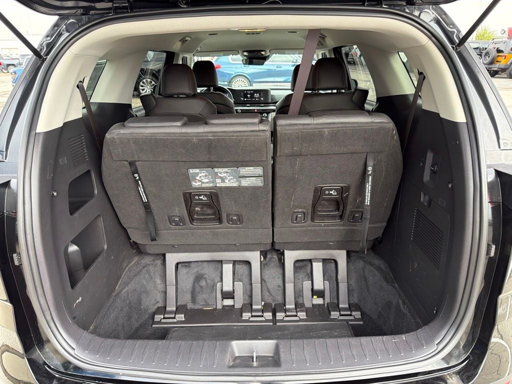 2024 Kia Carnival LX Seat Package