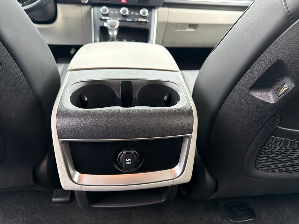 2024 Kia Carnival LX Seat Package