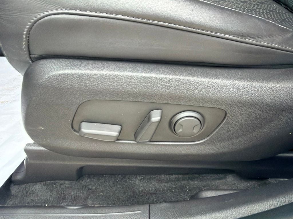 2024 Kia Carnival LX Seat Package