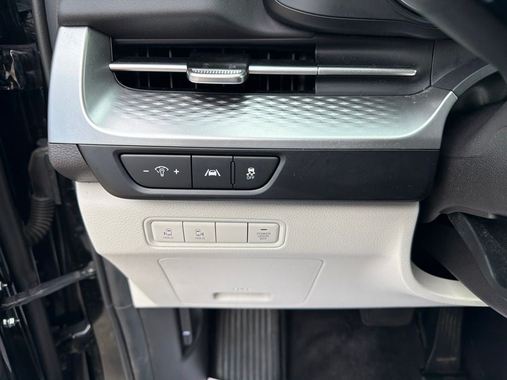 2024 Kia Carnival LX Seat Package