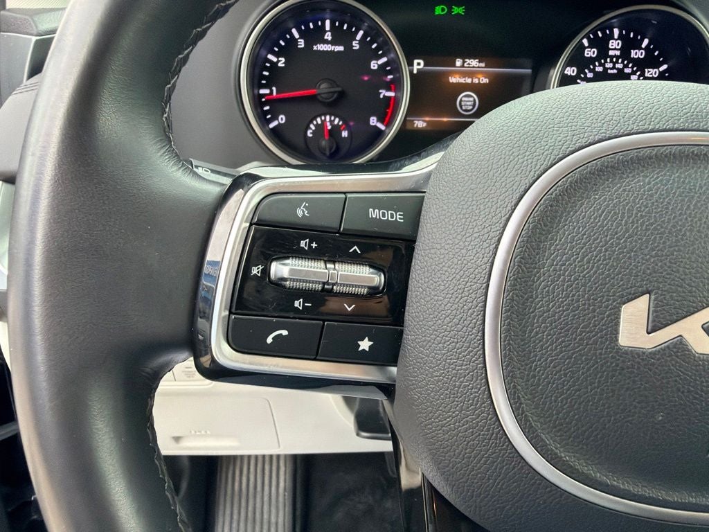 2024 Kia Carnival LX Seat Package