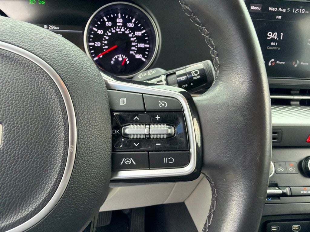 2024 Kia Carnival LX Seat Package