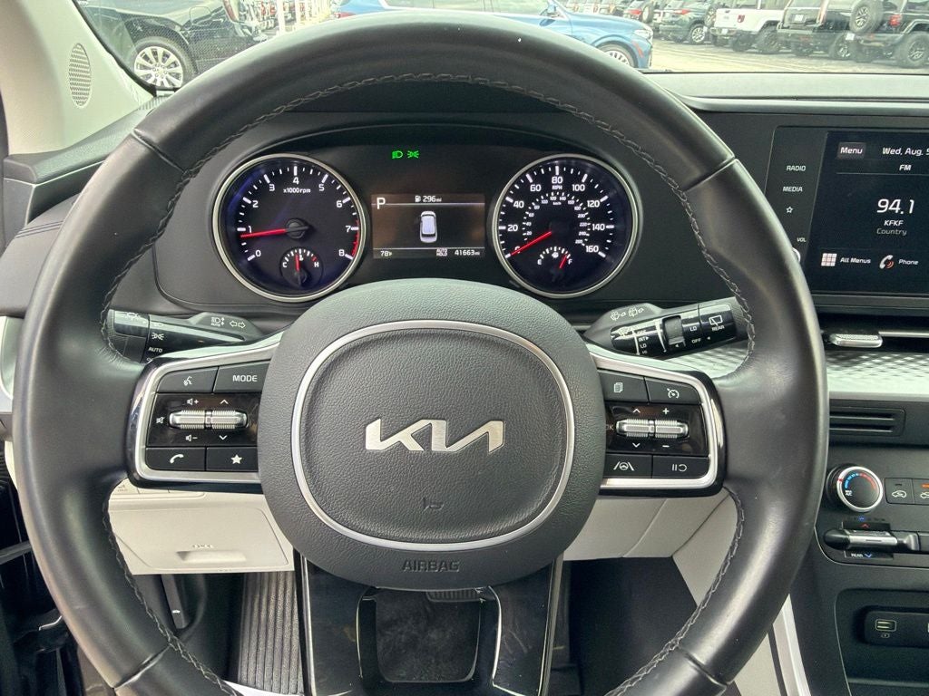 2024 Kia Carnival LX Seat Package