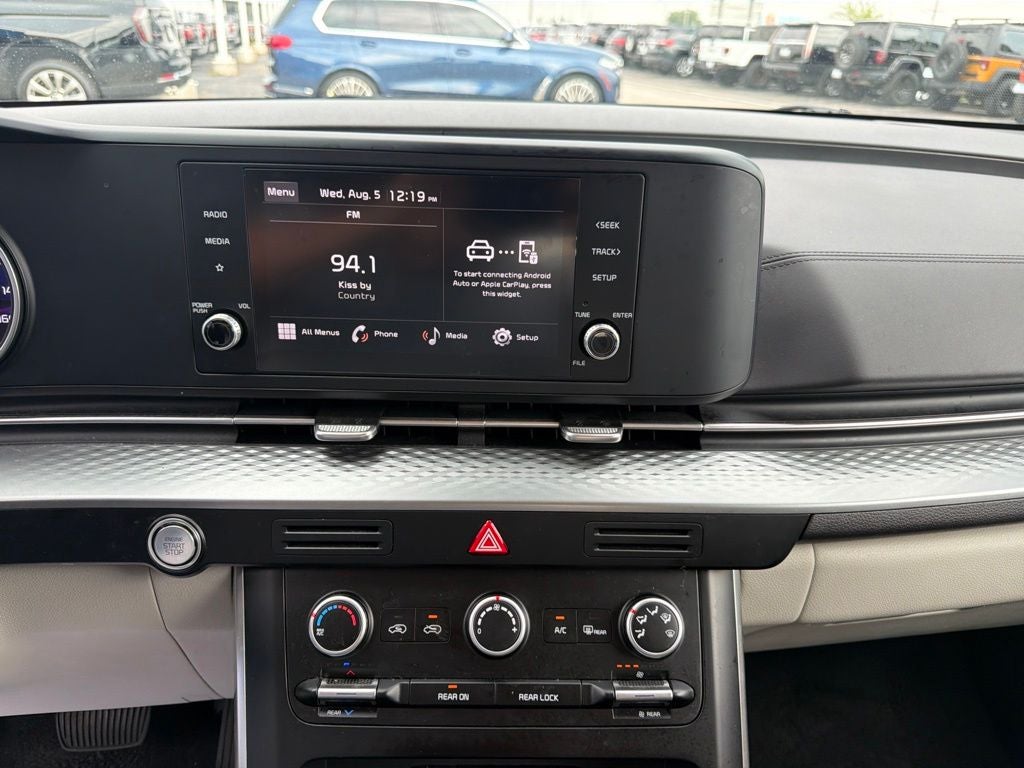 2024 Kia Carnival LX Seat Package