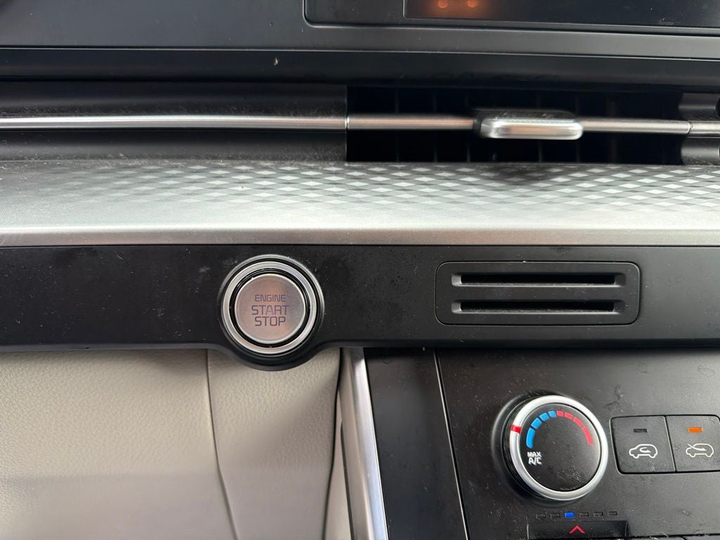 2024 Kia Carnival LX Seat Package