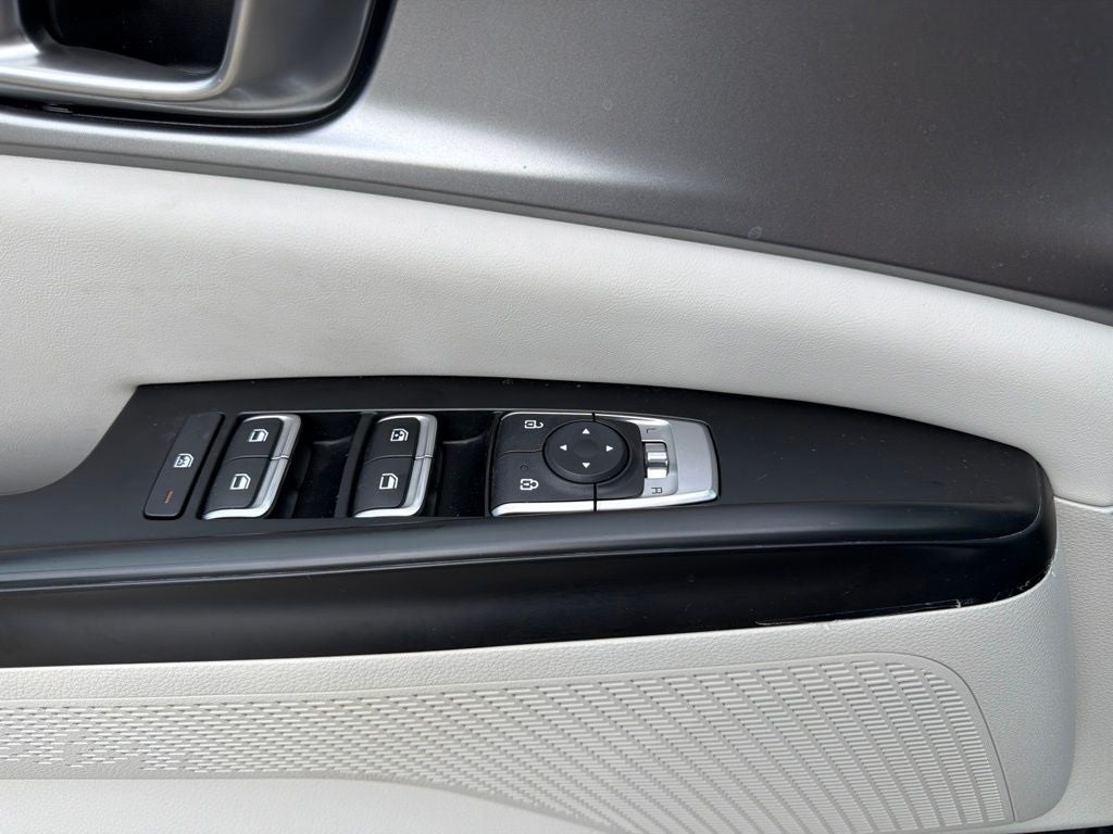 2024 Kia Carnival LX Seat Package