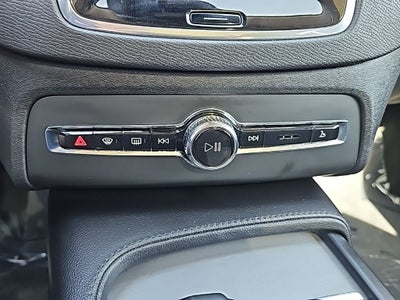 2023 Volvo XC90 B5 Core