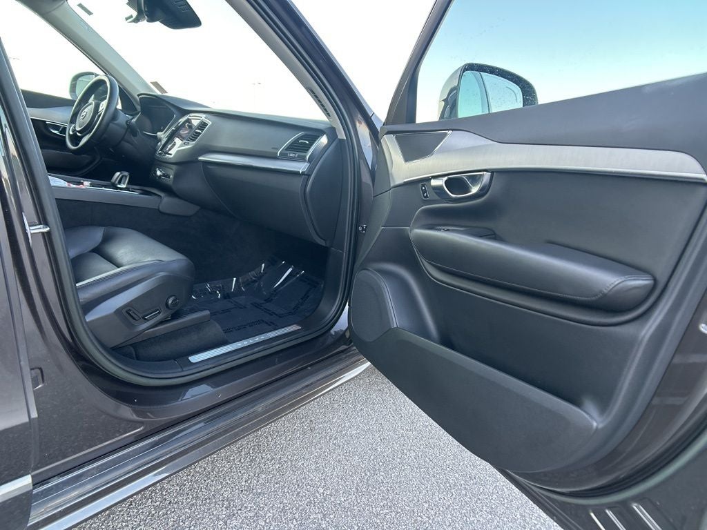 2023 Volvo XC90 B5 Core