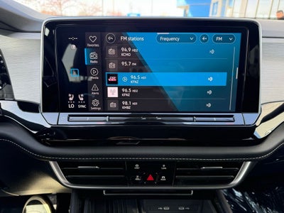 2025 Volkswagen Atlas Cross Sport 2.0T SE w/Technology