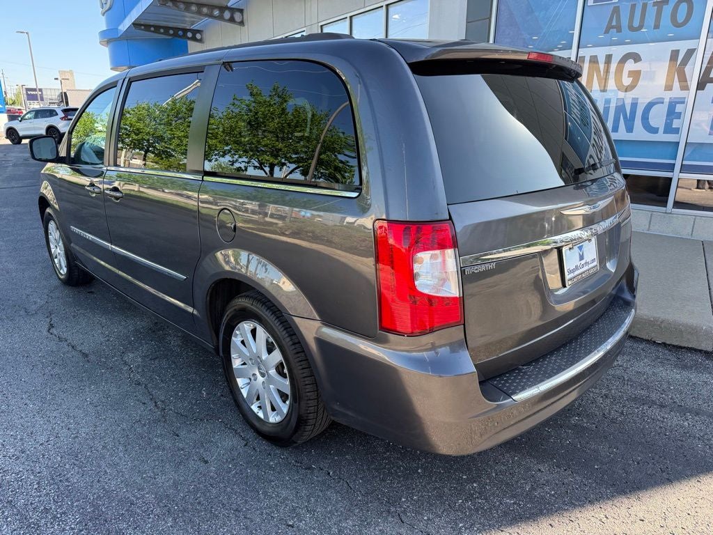 2016 Chrysler Town & Country Touring