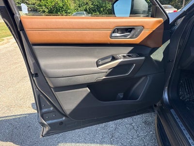 2025 Nissan Pathfinder Platinum