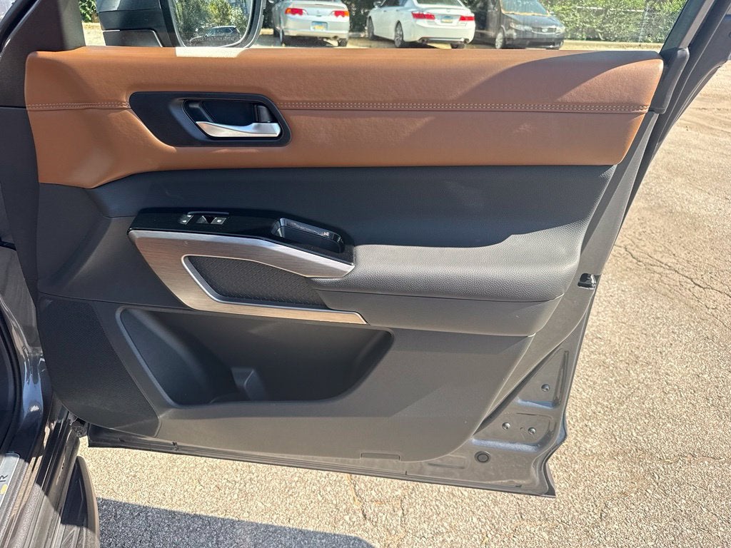 2025 Nissan Pathfinder Platinum